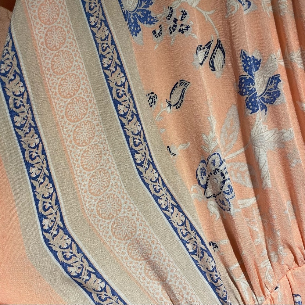Kimono Style Romper With Pockets - Picture 7 of 7
